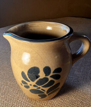 Vintage Pfaltzgraff Creamer Stoneware Folk Art Pattern 024 Blue and Tan USA